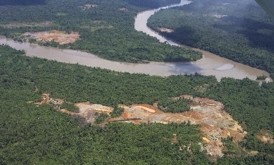 Regalándolo todo: Las consecuencias de una política minera no sostenible en Colombia